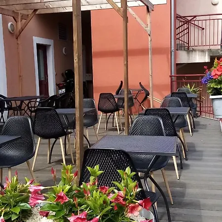 Du Marronnier Oda ve Kahvaltı Belmont-sur-Rance